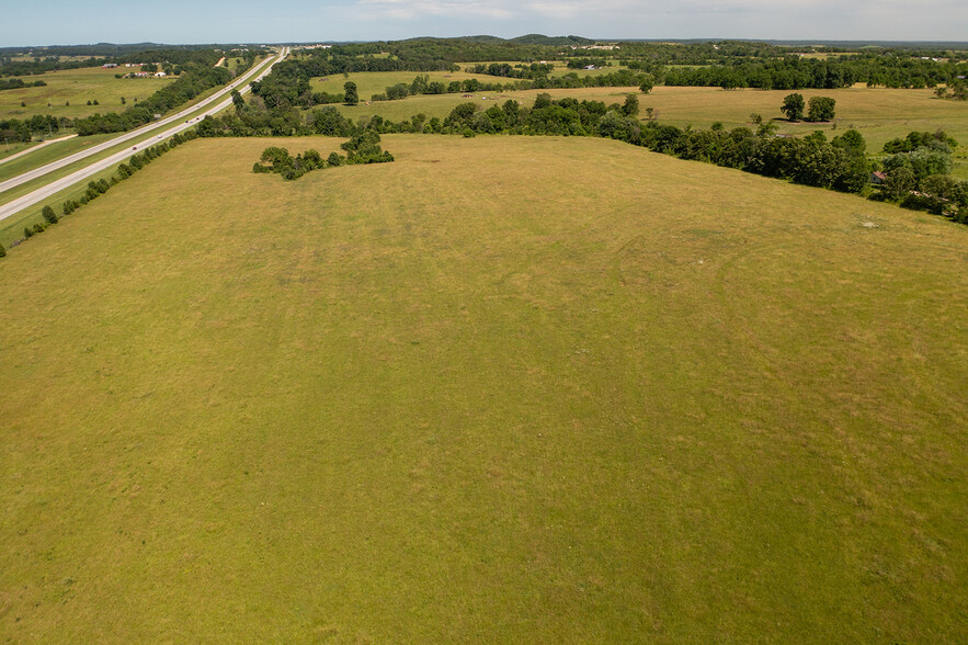 000 E 17TH STREET, Mountain Grove, MO for sale - Primary Photo - Image 1 of 16