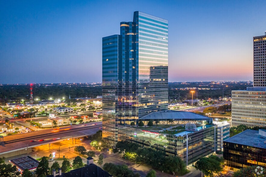 3200 Southwest Fwy, Houston, TX for sale - Primary Photo - Image 1 of 1