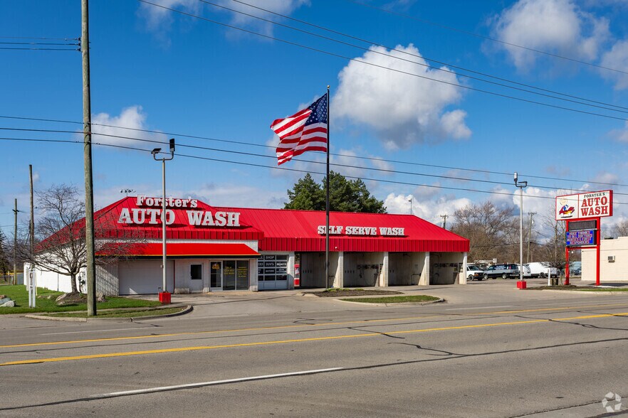 4379 Dixie Hwy, Waterford, MI 48329