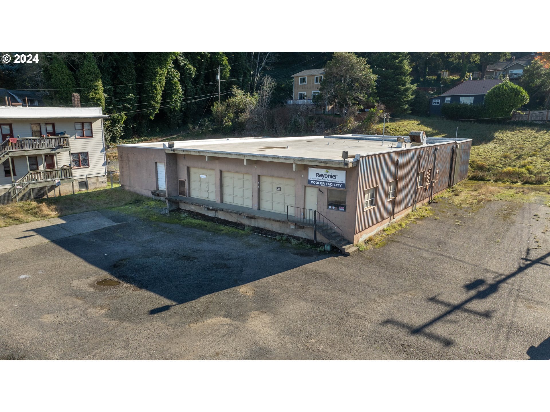 665 Hemlock Ave, Coos Bay, OR for sale Primary Photo- Image 1 of 36