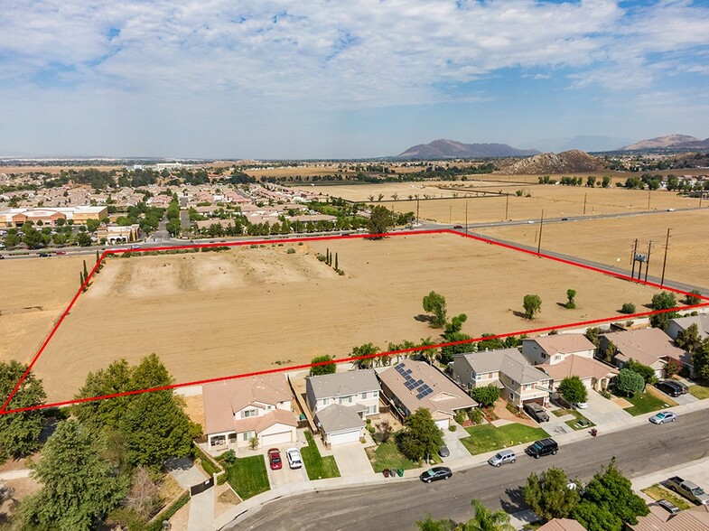 14300 Moreno Beach Dr, Moreno Valley, CA for sale - Primary Photo - Image 1 of 4