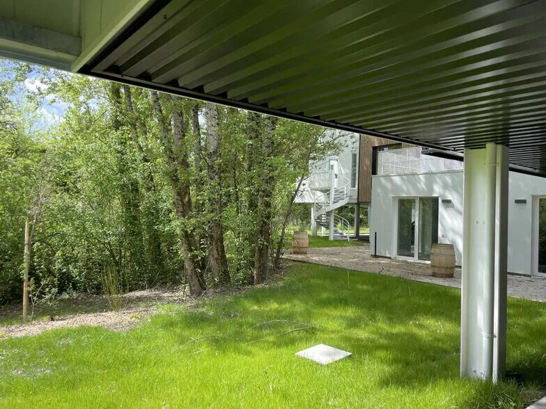 Office in Bruges for lease - Building Photo - Image 2 of 13