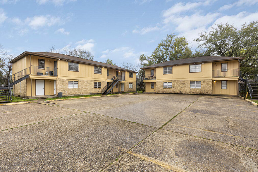 230 E Virginia St, Beaumont, TX for sale - Building Photo - Image 1 of 44