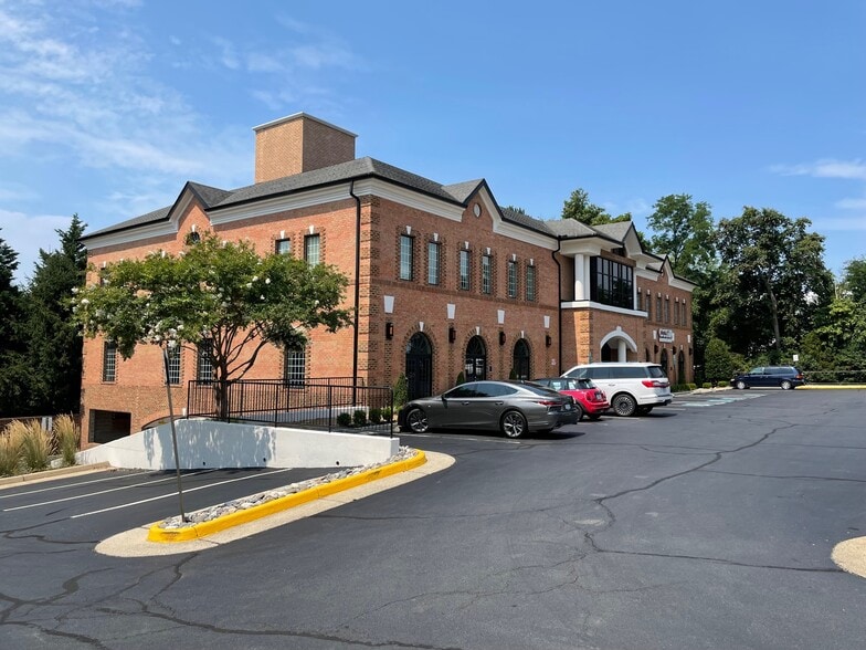 10135 Colvin Run Rd, Great Falls, VA for lease - Building Photo - Image 2 of 7
