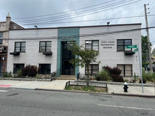 255-17 Northern Blvd, Little Neck, NY for lease - Primary Photo - Image 1 of 8