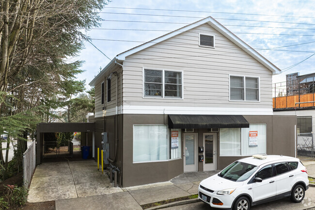 More details for 2816 NE Halsey St, Portland, OR - Retail for Lease