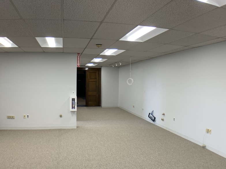 1950 Massachusetts Ave, Cambridge, MA for lease - Interior Photo - Image 3 of 8