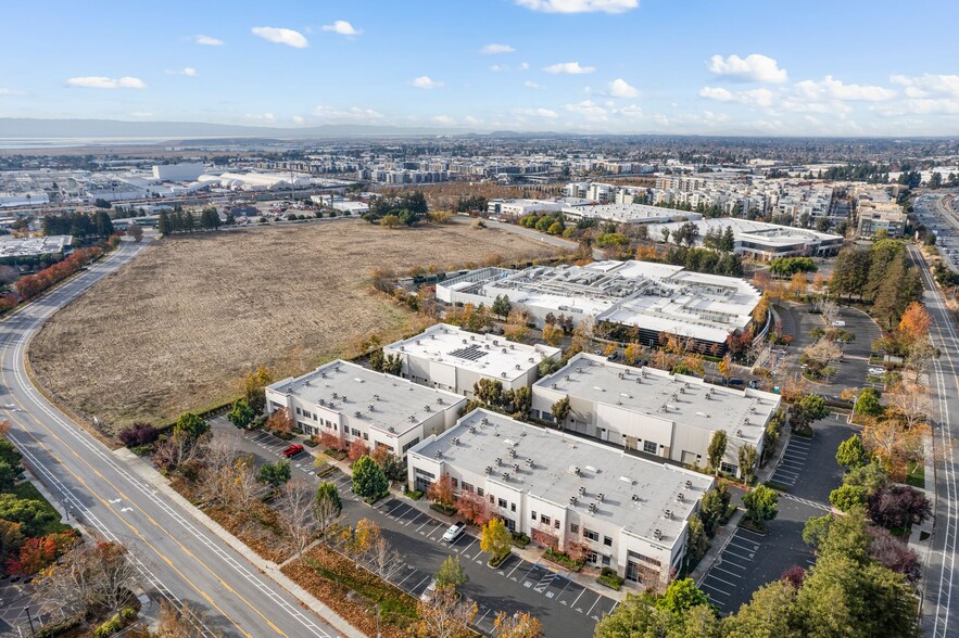 837 Corporate Way, Fremont, CA for sale - Building Photo - Image 1 of 32