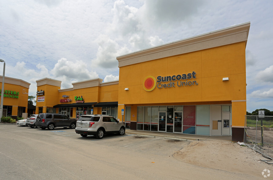 Big Bend Rd, Riverview, FL for lease - Building Photo - Image 1 of 7