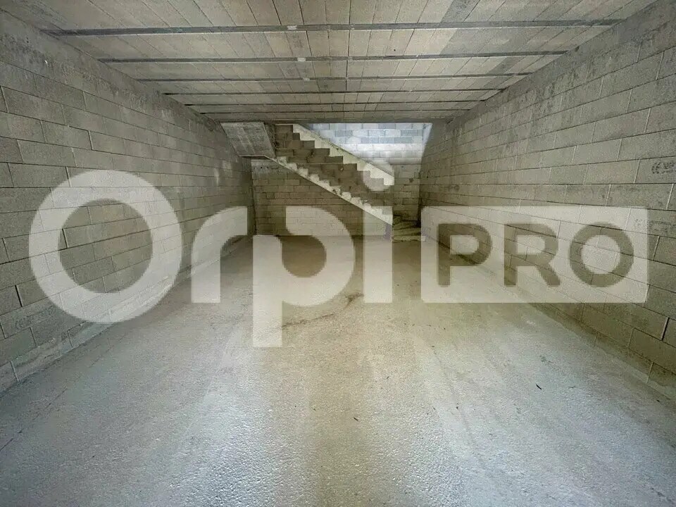 Flex in Saint-Chéron for sale Interior Photo- Image 1 of 7