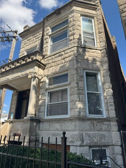 Douglas Park/North Lawndale portfolio portfolio of 5 properties for sale on LoopNet.com - Building Photo - Image 2 of 3