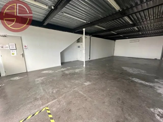 Industrial in Toulouse for lease - Interior Photo - Image 2 of 9