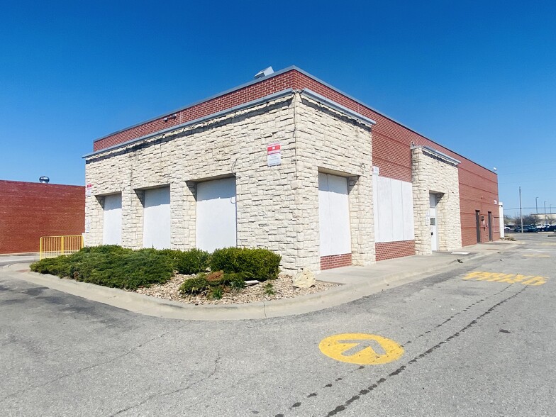 1050 N Broadway St, Wichita, KS for sale - Building Photo - Image 1 of 2