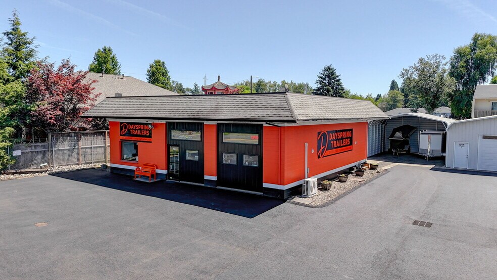 786 NE Burnside Rd, Gresham, OR for sale - Building Photo - Image 1 of 25