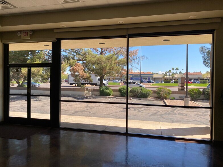 660 N Gilbert Rd, Gilbert, AZ for lease - Building Photo - Image 2 of 4