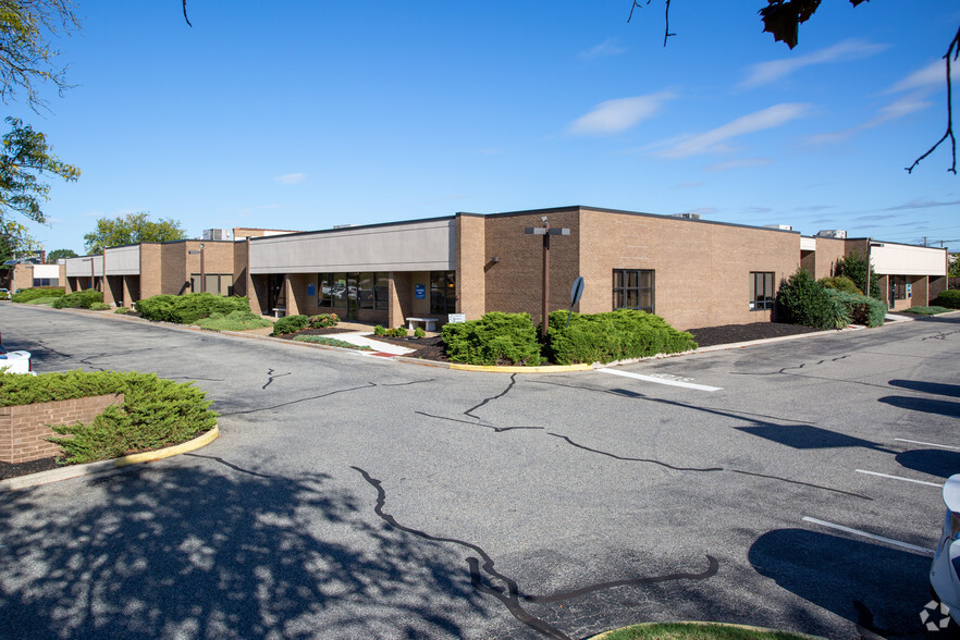 7150 N Park Dr, Pennsauken, NJ for lease - Building Photo - Image 2 of 9