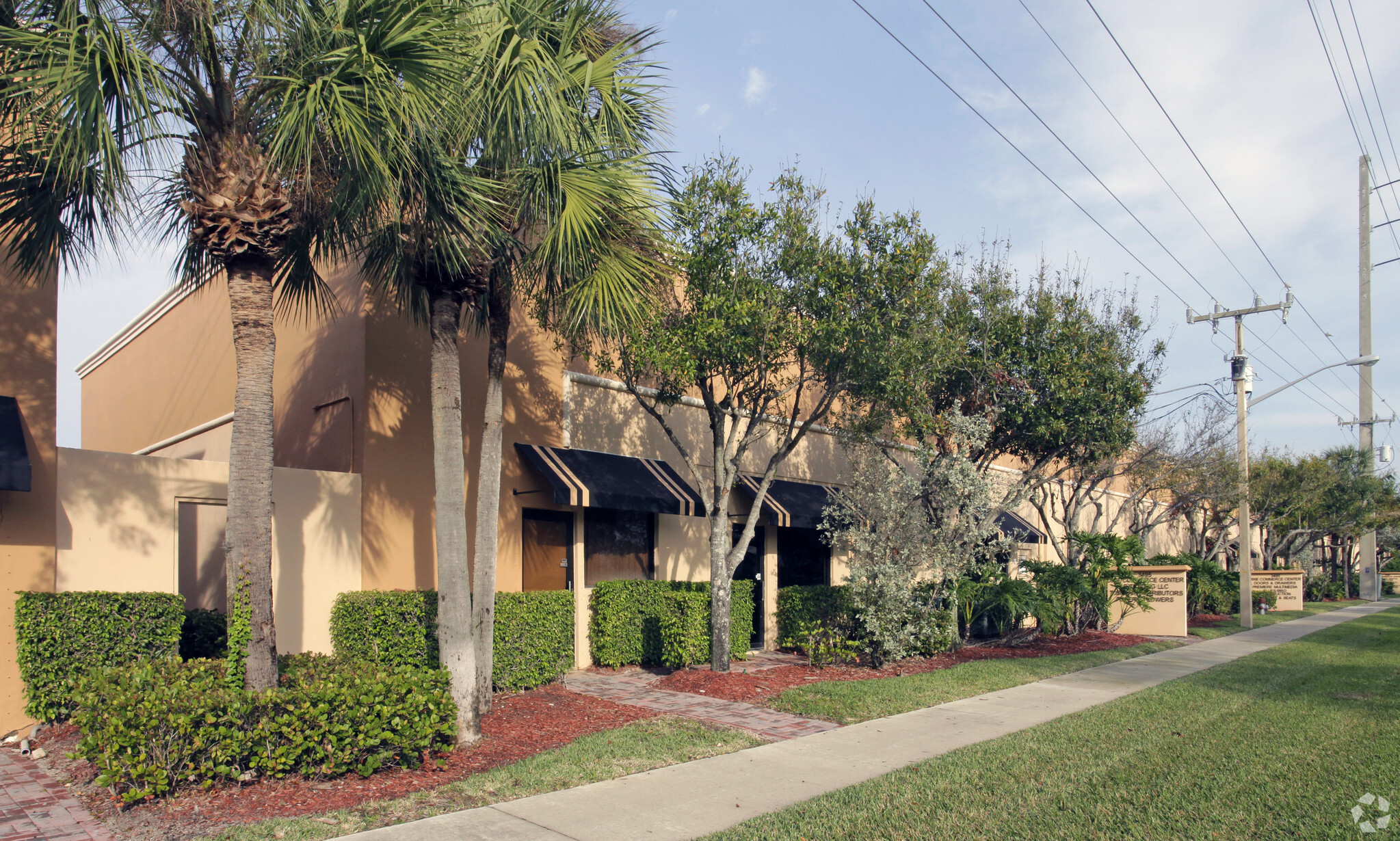 3595 N Dixie Hwy, Boca Raton, FL for lease Primary Photo- Image 1 of 4