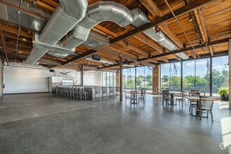 3057 N Rockwell St, Chicago, IL for lease Interior Photo- Image 2 of 12