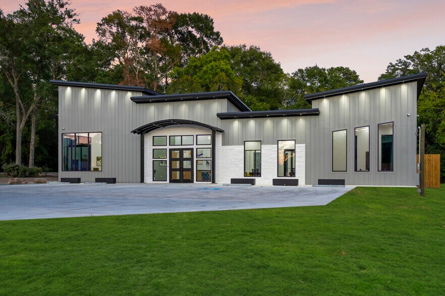 2001 Tulane Dr, Lufkin, TX for sale - Primary Photo - Image 1 of 70