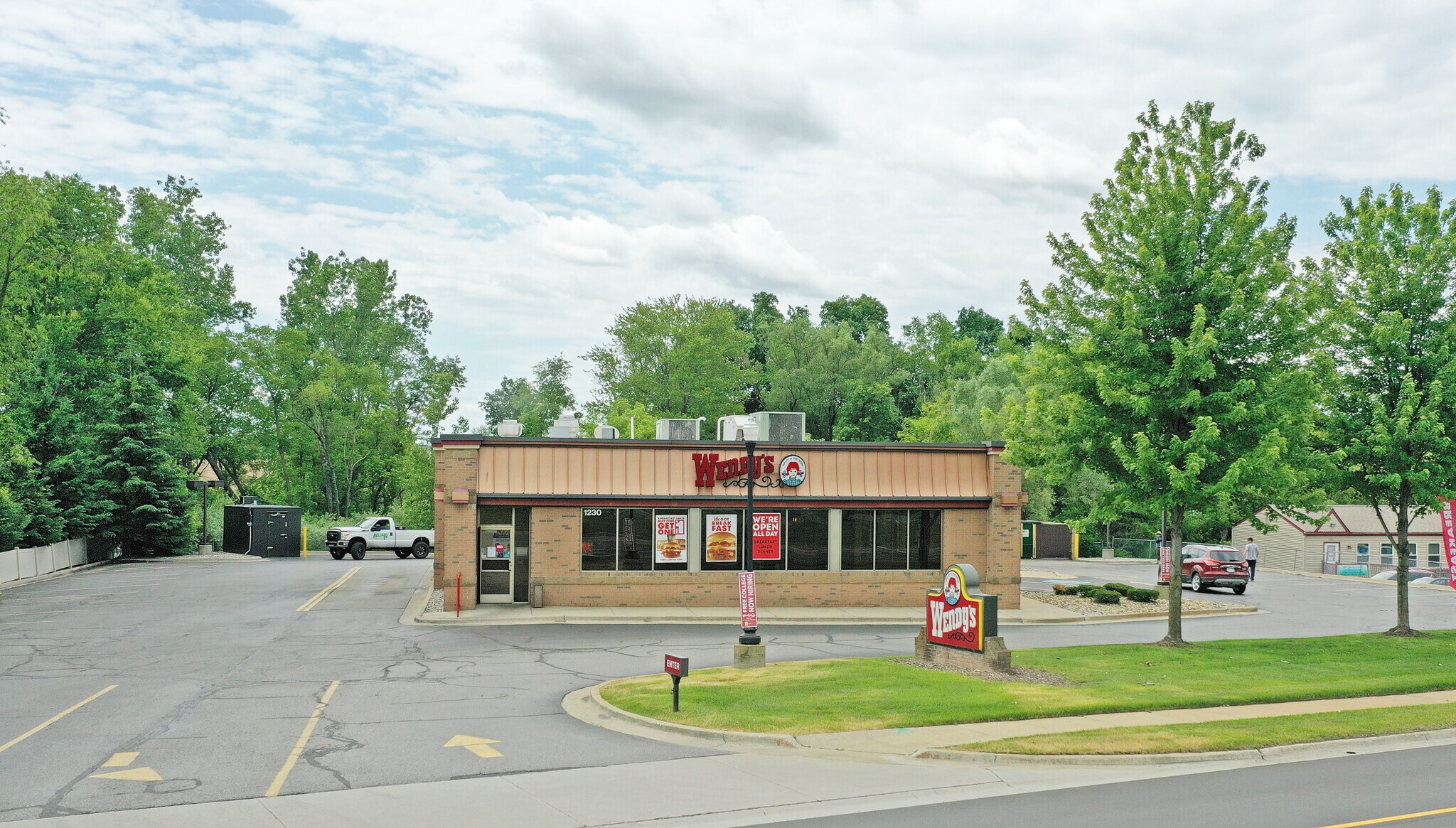 1230 E M36, Pinckney, MI 48169