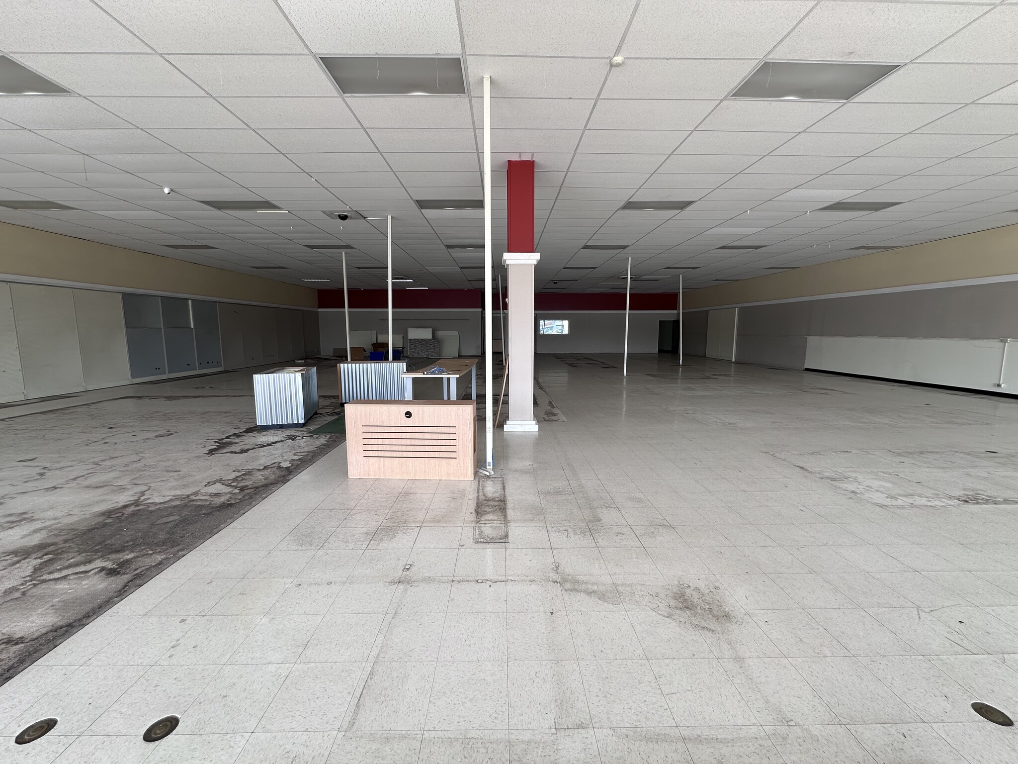 1900-1936 N West Ave, El Dorado, AR for lease Interior Photo- Image 1 of 1