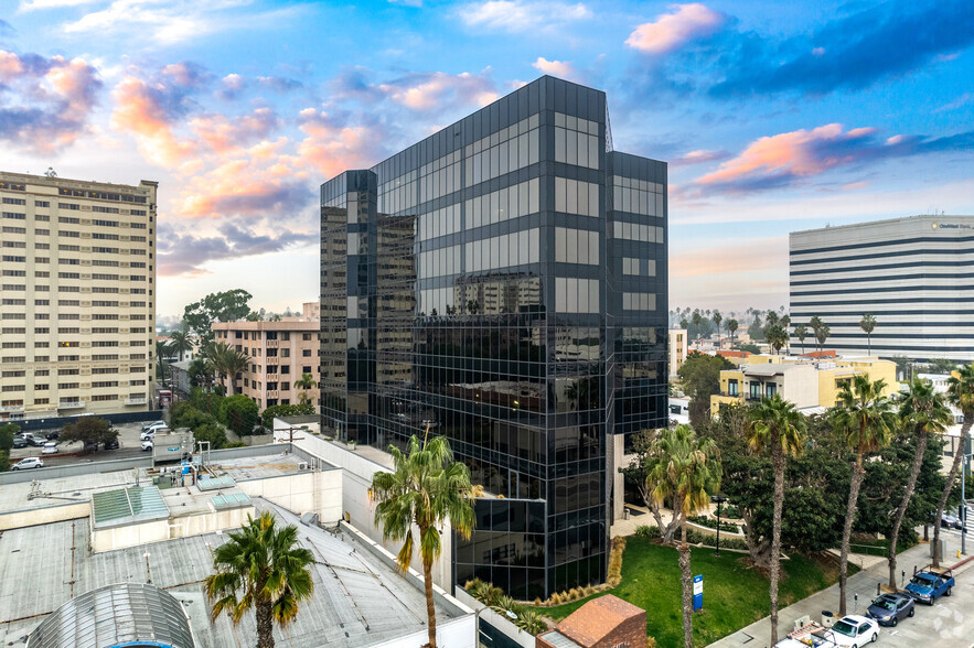 233 Wilshire Blvd, Santa Monica, CA for lease - Building Photo - Image 2 of 11