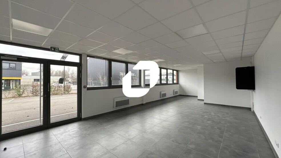 Office in Eschau for lease - Interior Photo - Image 3 of 11