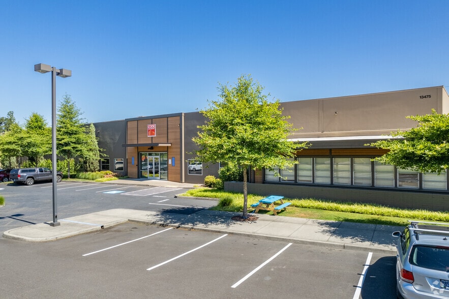 13475-13575 SW Millikan Way, Beaverton, OR for lease - Building Photo - Image 2 of 7