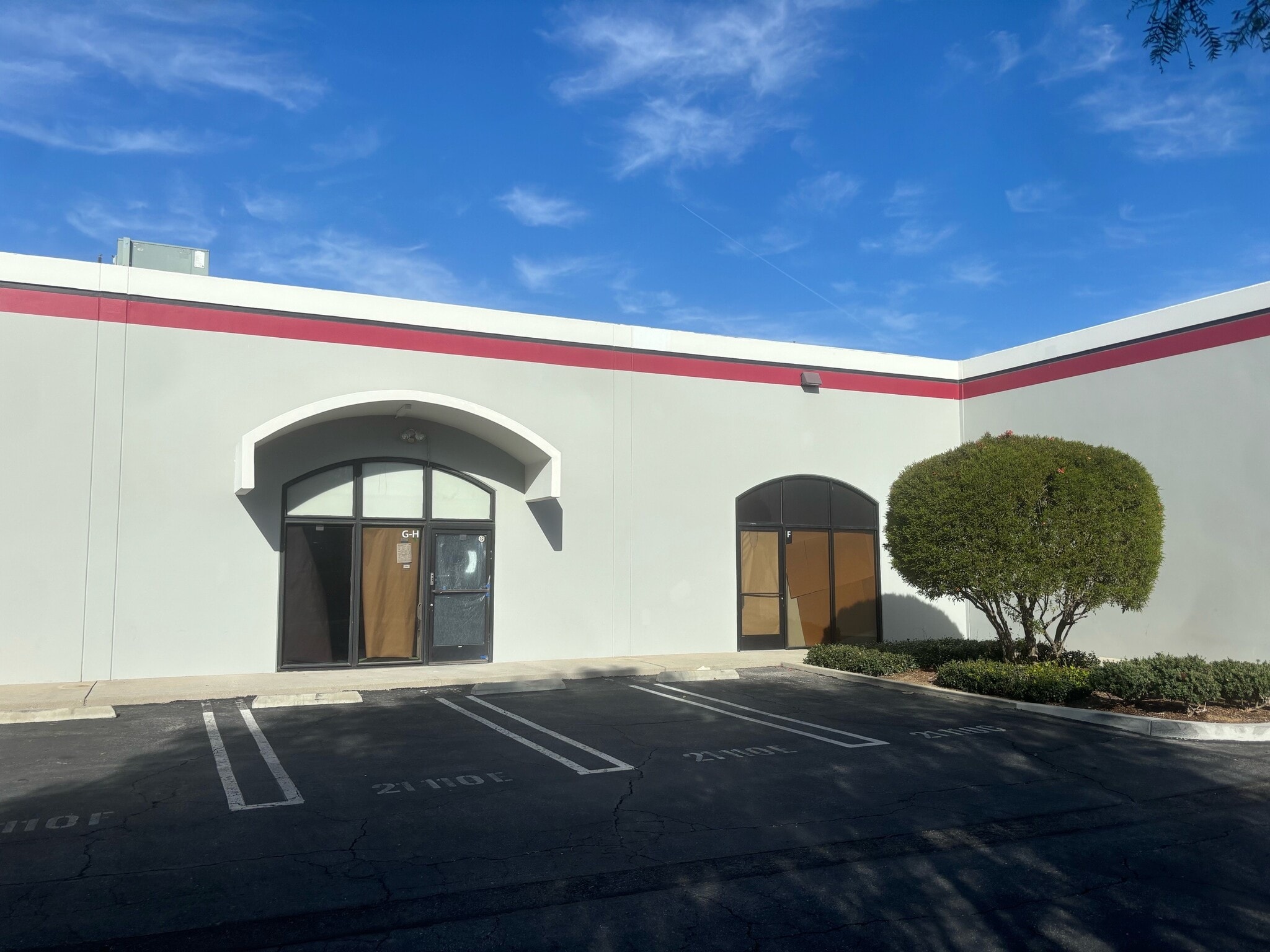 21110-21129 Osborne St, Canoga Park, CA for lease Building Photo- Image 1 of 1