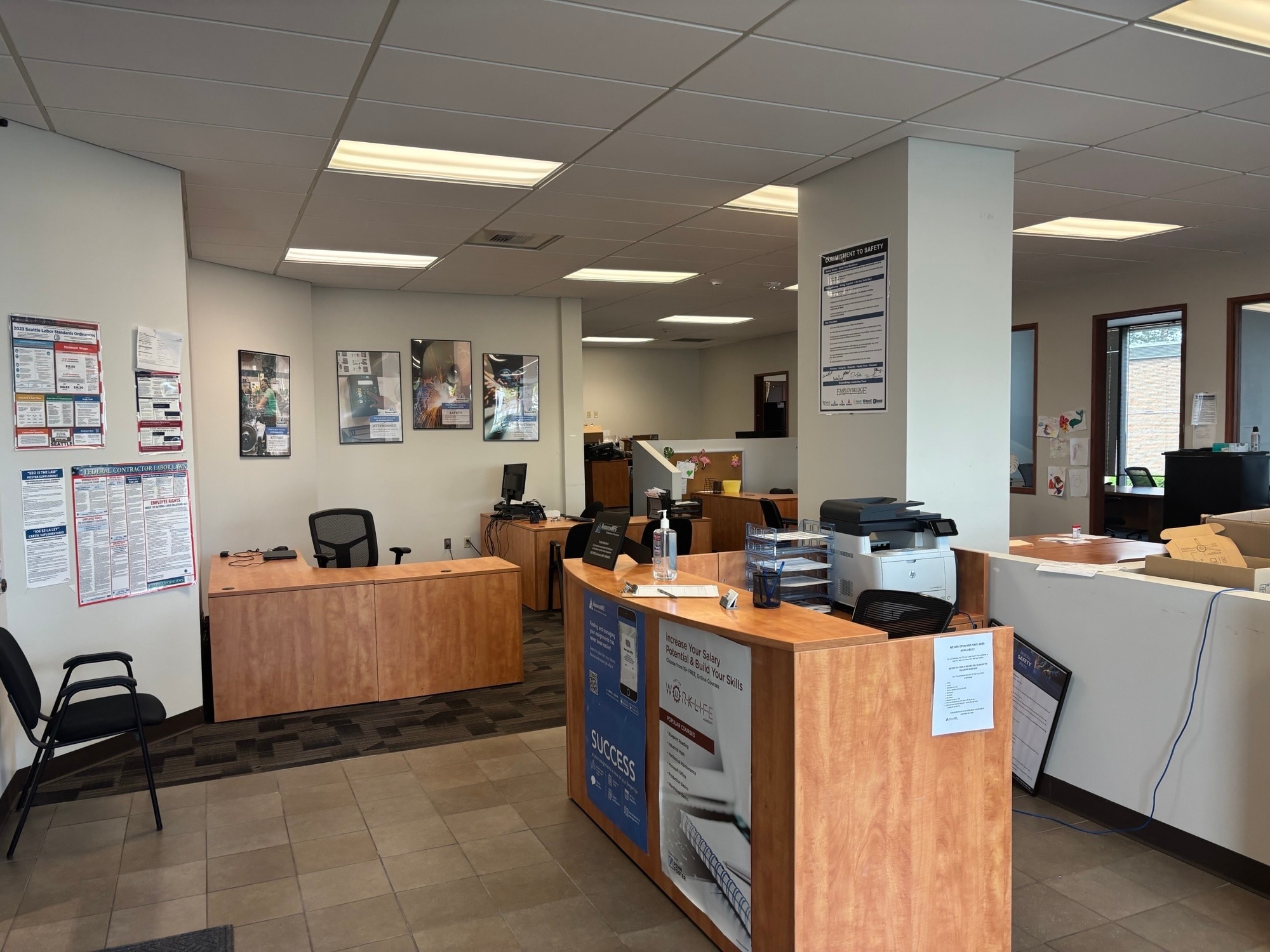 1000 SE Everett Mall Way, Everett, WA for lease Interior Photo- Image 1 of 12