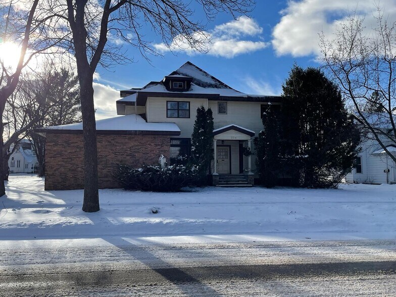 304 N Avon Ave, Phillips, WI for sale - Primary Photo - Image 2 of 14