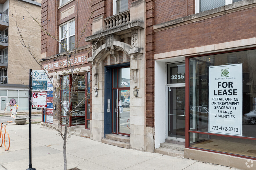 3255-3257 N Sheffield Ave, Chicago, IL for lease - Building Photo - Image 3 of 5