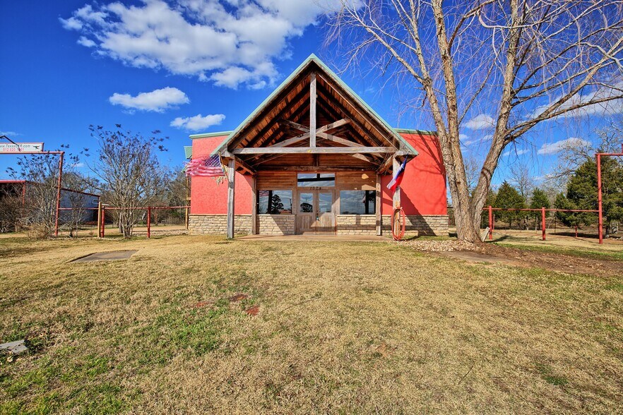 1374 State Hwy 71, Bastrop, TX for sale - Building Photo - Image 1 of 1