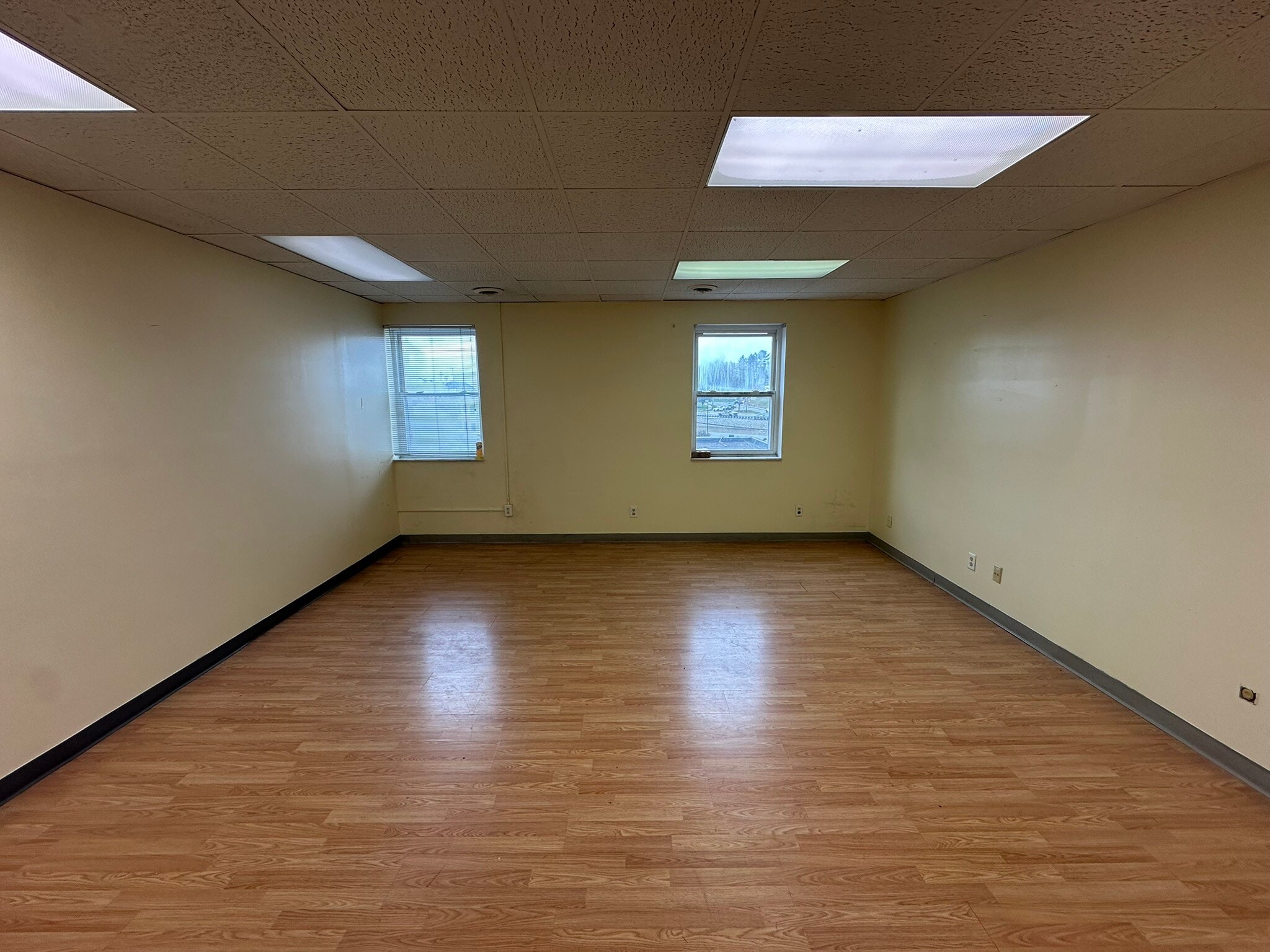 3948 Monroeville Blvd, Monroeville, PA for lease Interior Photo- Image 1 of 3