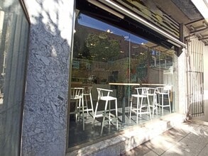 Retail in Barcelona, Barcelona for lease Interior Photo- Image 2 of 12