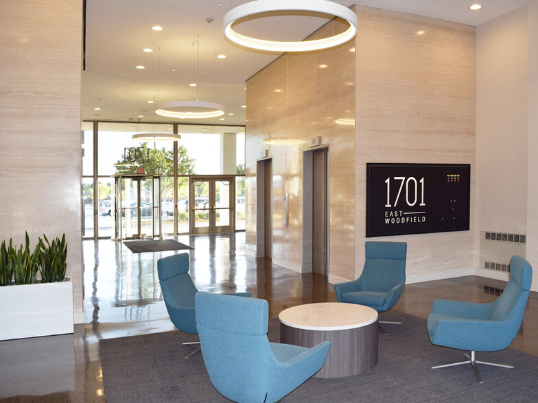 1701 E Woodfield Rd, Schaumburg, IL for lease - Lobby - Image 3 of 7