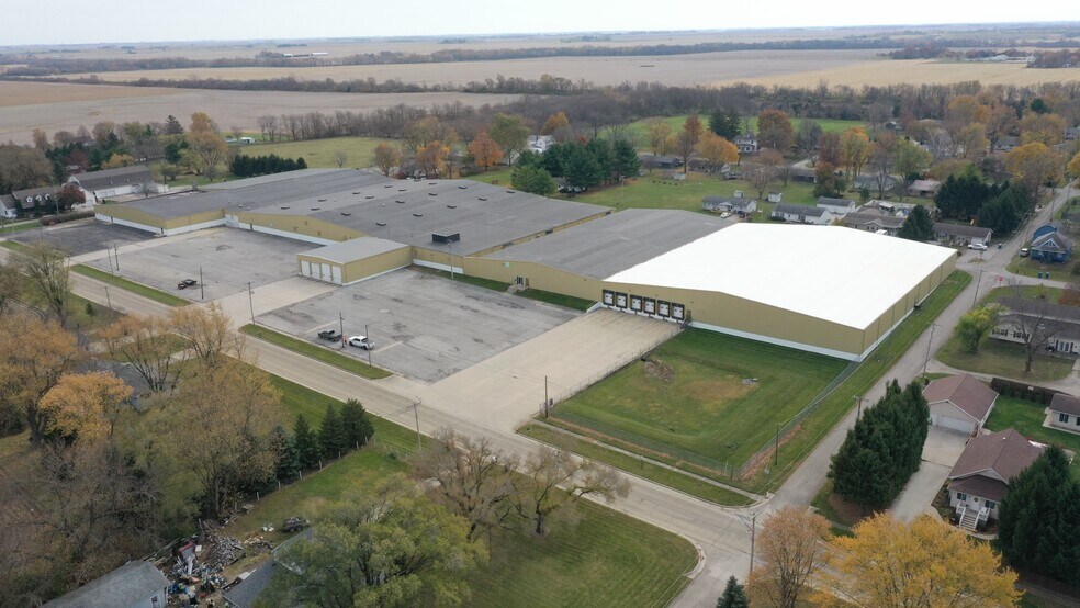 1025 E Thompson Ave, Hoopeston, IL for lease - 1025 East Thompson Ave-3 - Image 1 of 16