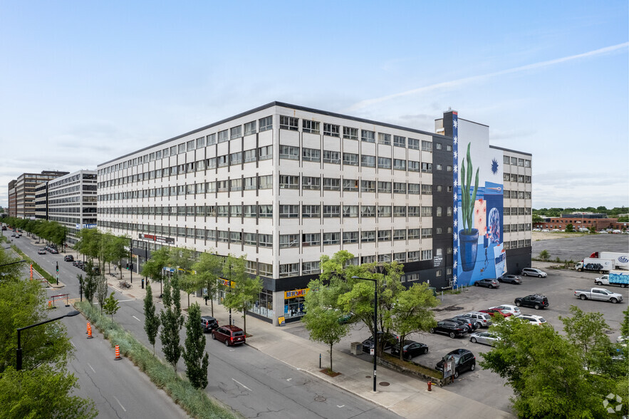 99 Rue Chabanel O, Montréal, QC for sale - Building Photo - Image 1 of 1