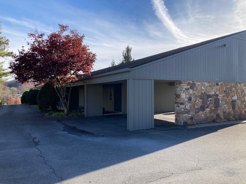 321 Midway Medical Park, Bristol, TN for sale - Building Photo - Image 2 of 2