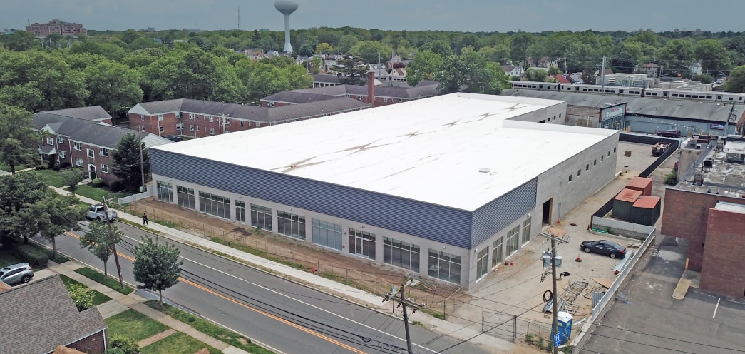 435 1st St, Mineola, NY for lease Building Photo- Image 1 of 3