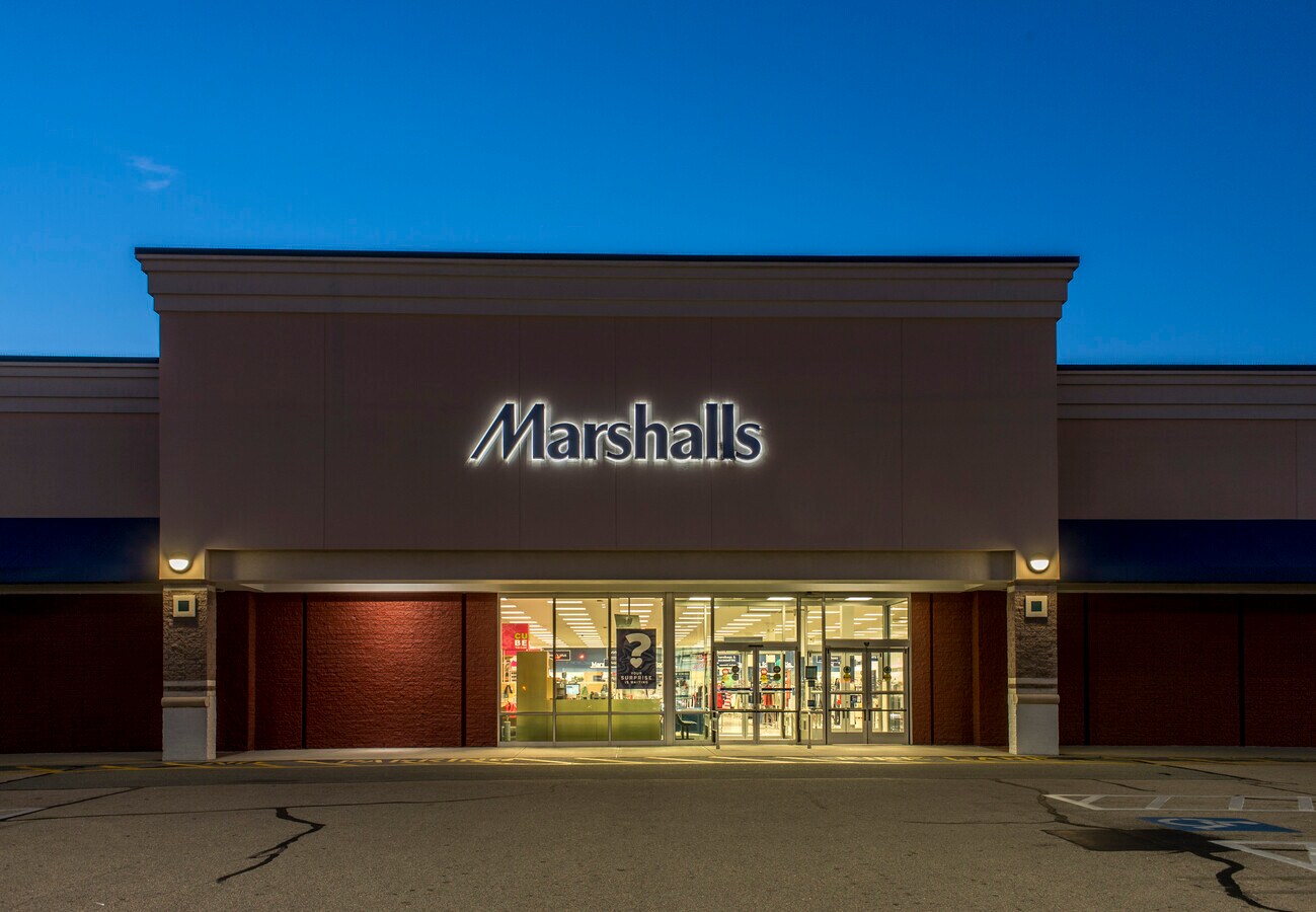 288 E Main Rd, Middletown, RI 02842