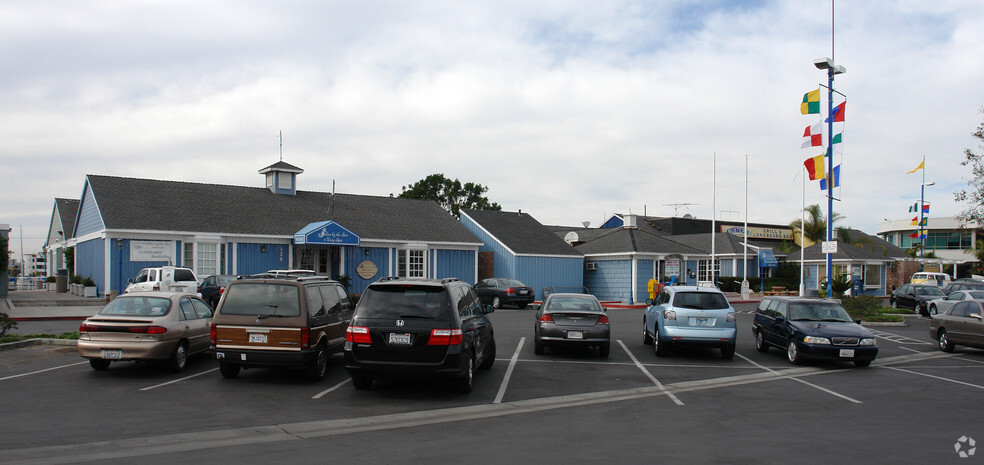 120-186 N Marina Dr, Long Beach, CA for lease - Primary Photo - Image 1 of 2