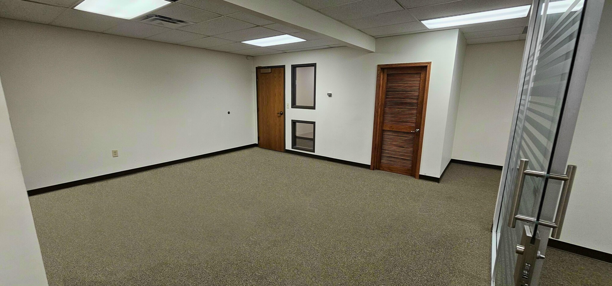 580 S High St, Columbus, OH for lease Interior Photo- Image 1 of 13