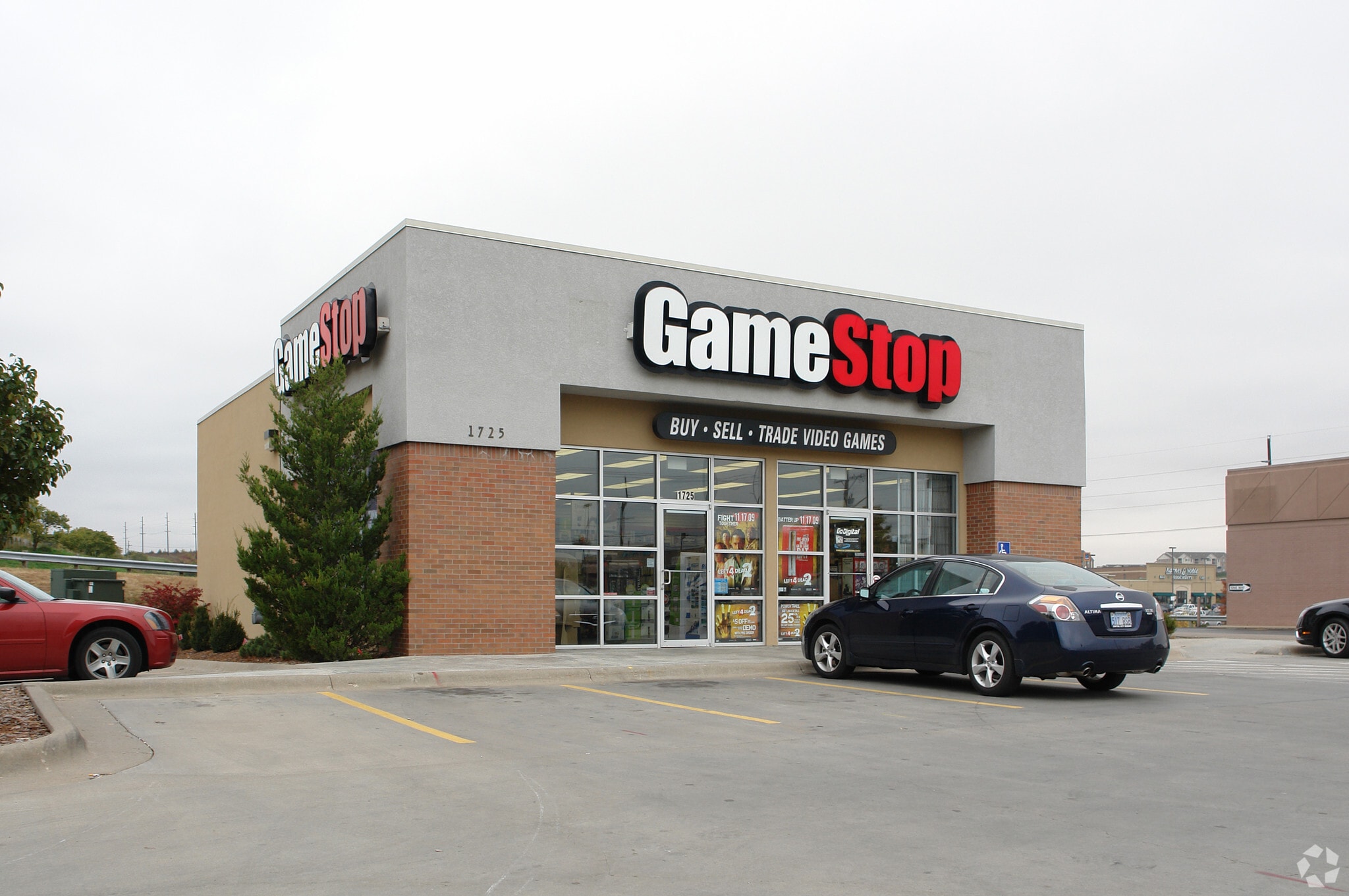 1725 SW Wanamaker Rd, Topeka, KS for lease Primary Photo- Image 1 of 3