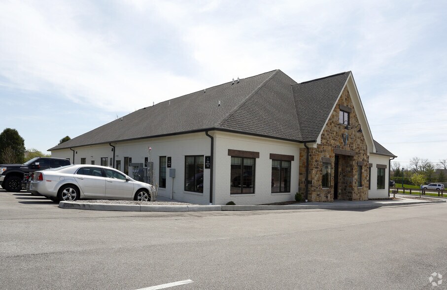 12240 E 116th St, Fishers, IN 46037