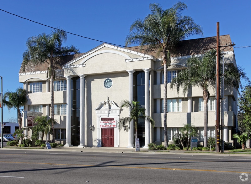 172 N Tustin St, Orange, CA for lease - Building Photo - Image 3 of 7