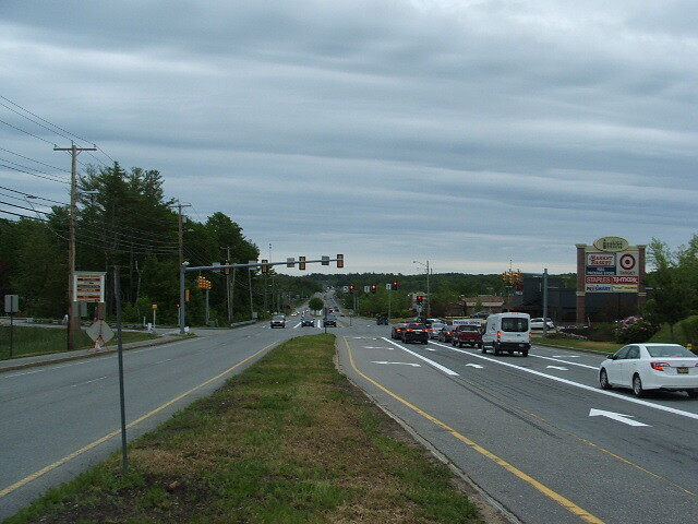 584 Alfred St, Biddeford, ME for lease - Building Photo - Image 2 of 5