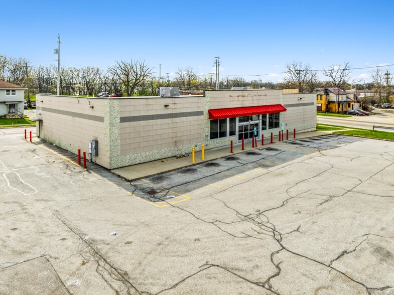 16605 Miles Ave, Cleveland, OH for lease - Building Photo - Image 1 of 3