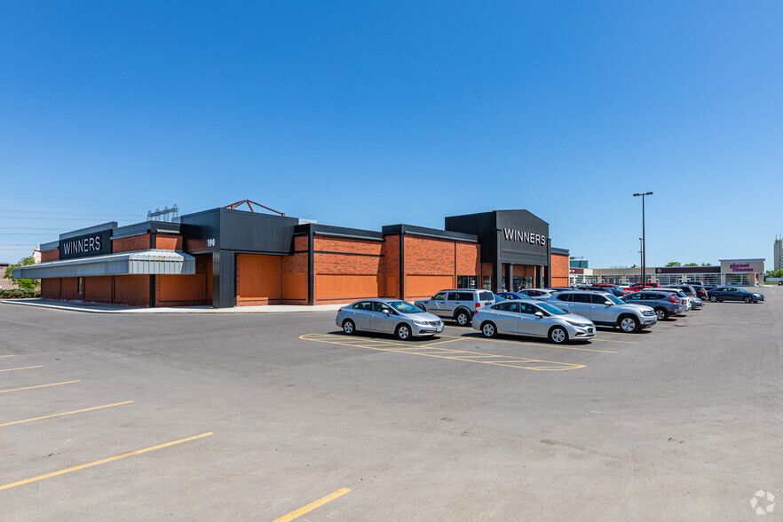 180-190 Queens Plate Dr, Toronto, ON for lease - Building Photo - Image 3 of 3