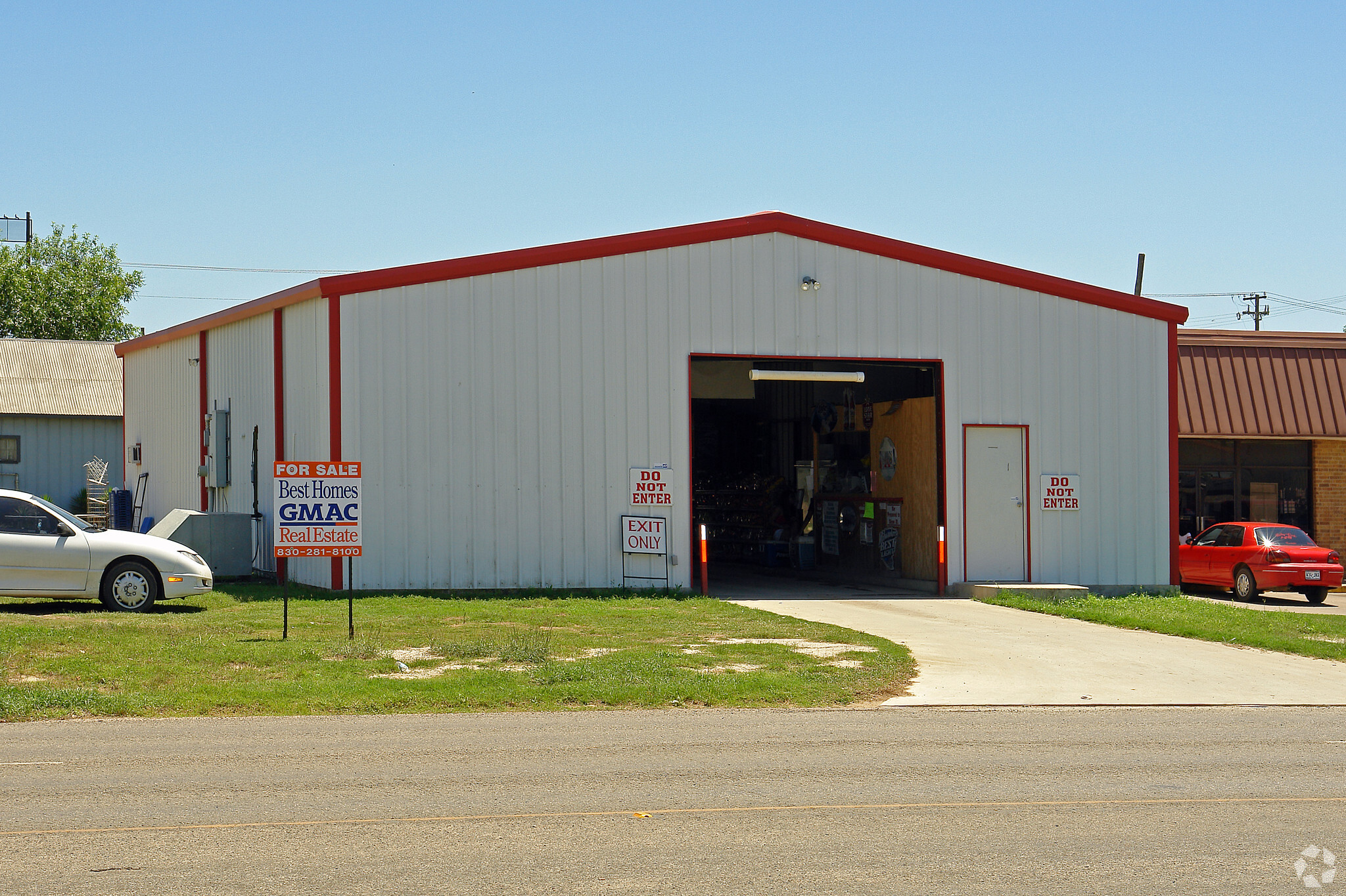 1004 Oak St, Jourdanton, TX for sale Primary Photo- Image 1 of 1